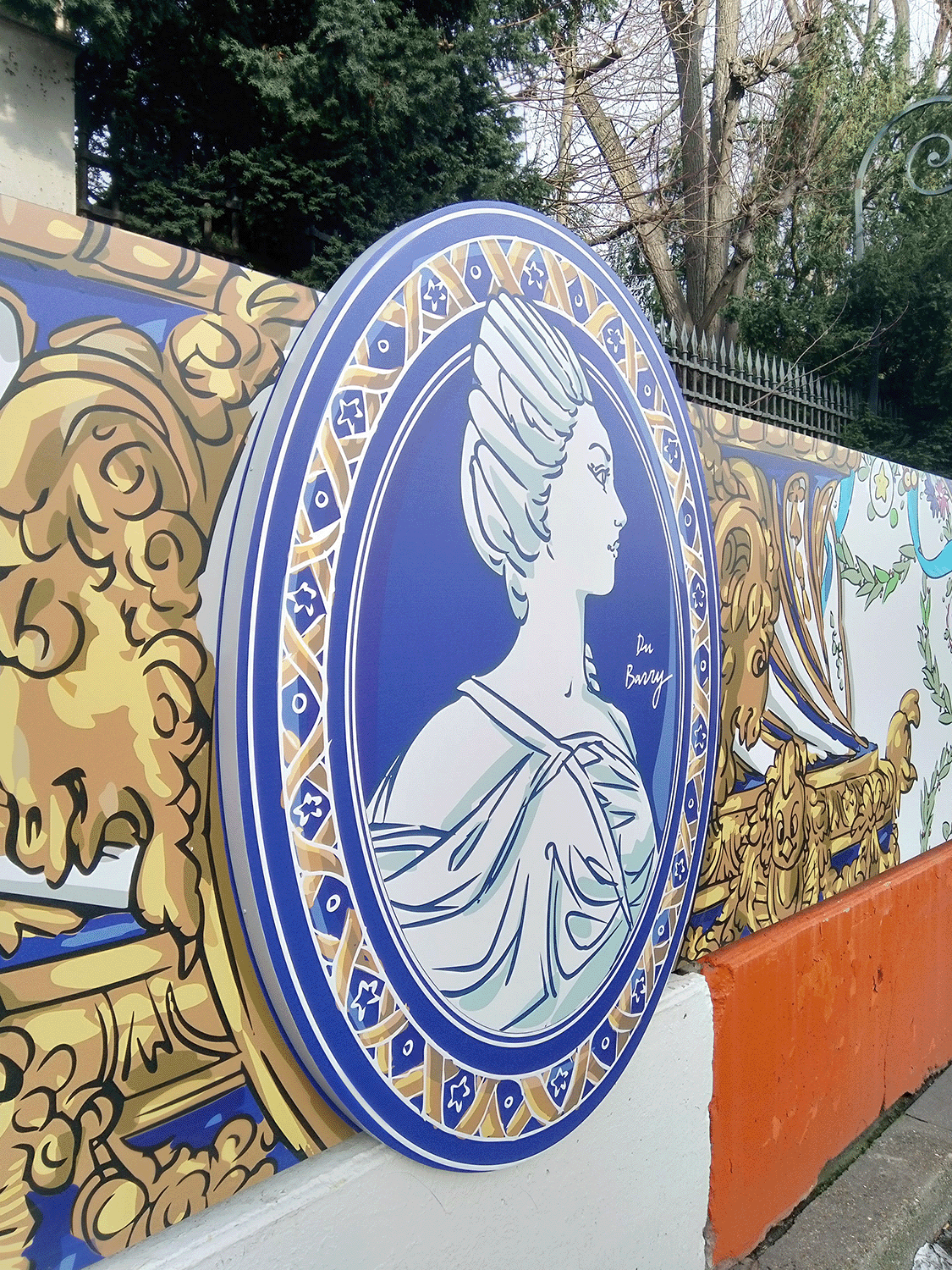 médaillon Mme Du Barry palissade-sevres